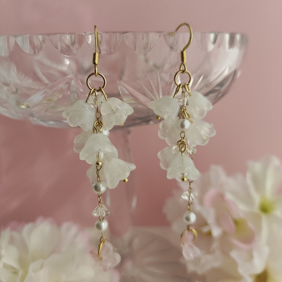 Handmade made flower earrings - Picture 2 of 7